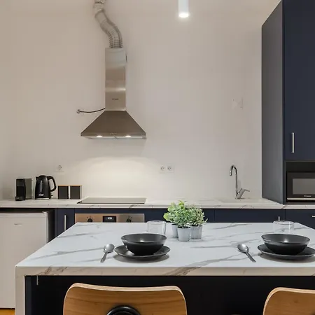Apartment Terrace *